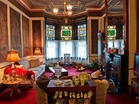 Elmira'S Painted Lady Bed & Breakfast Interior foto