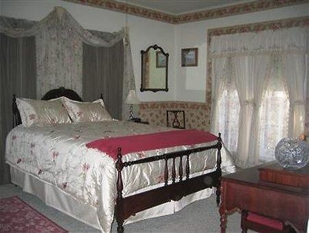 Elmira'S Painted Lady Bed & Breakfast Zimmer foto